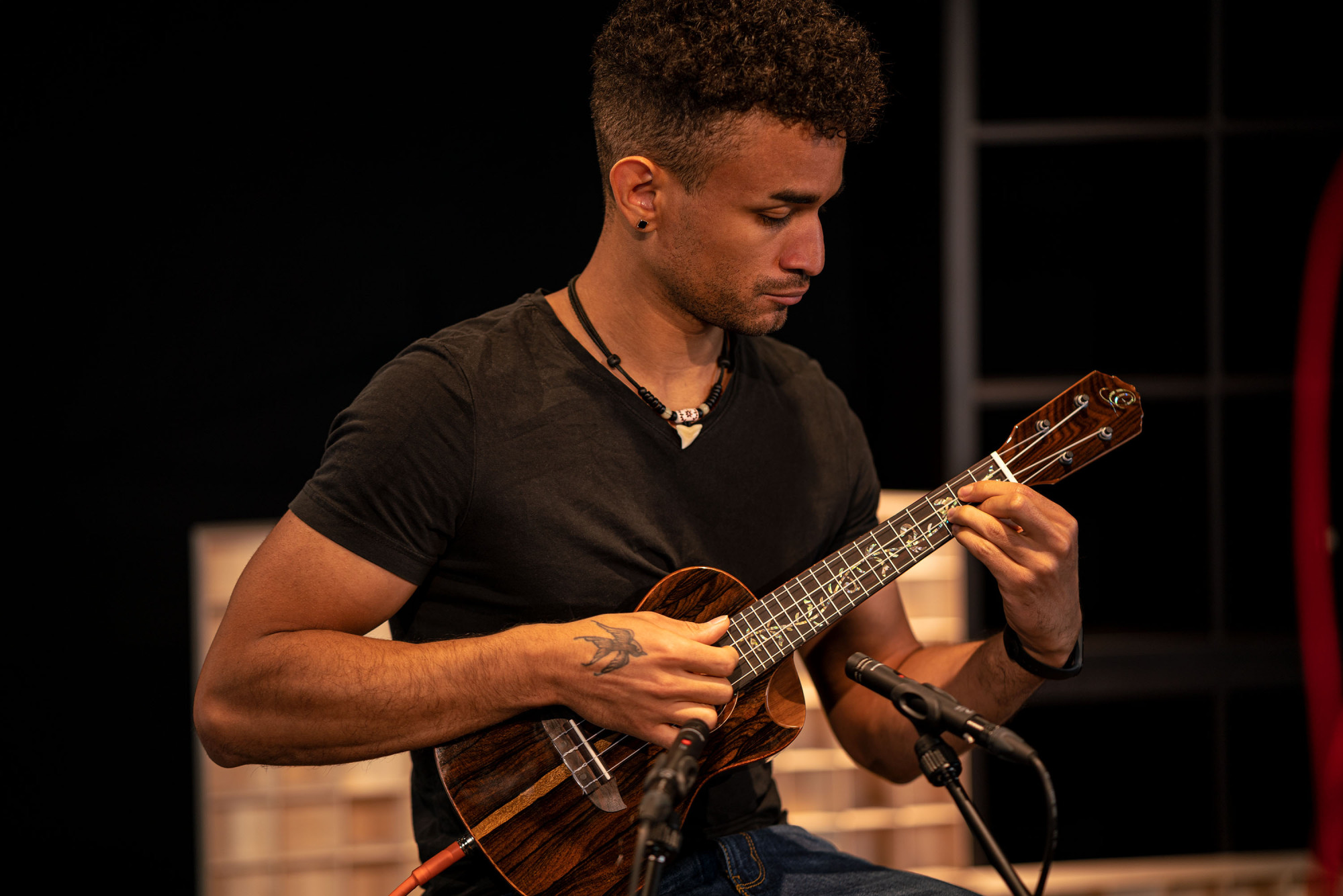 Ortega Konzert Ukulele RUET-ZC Elite mit Tonabnehmer und Gigbag