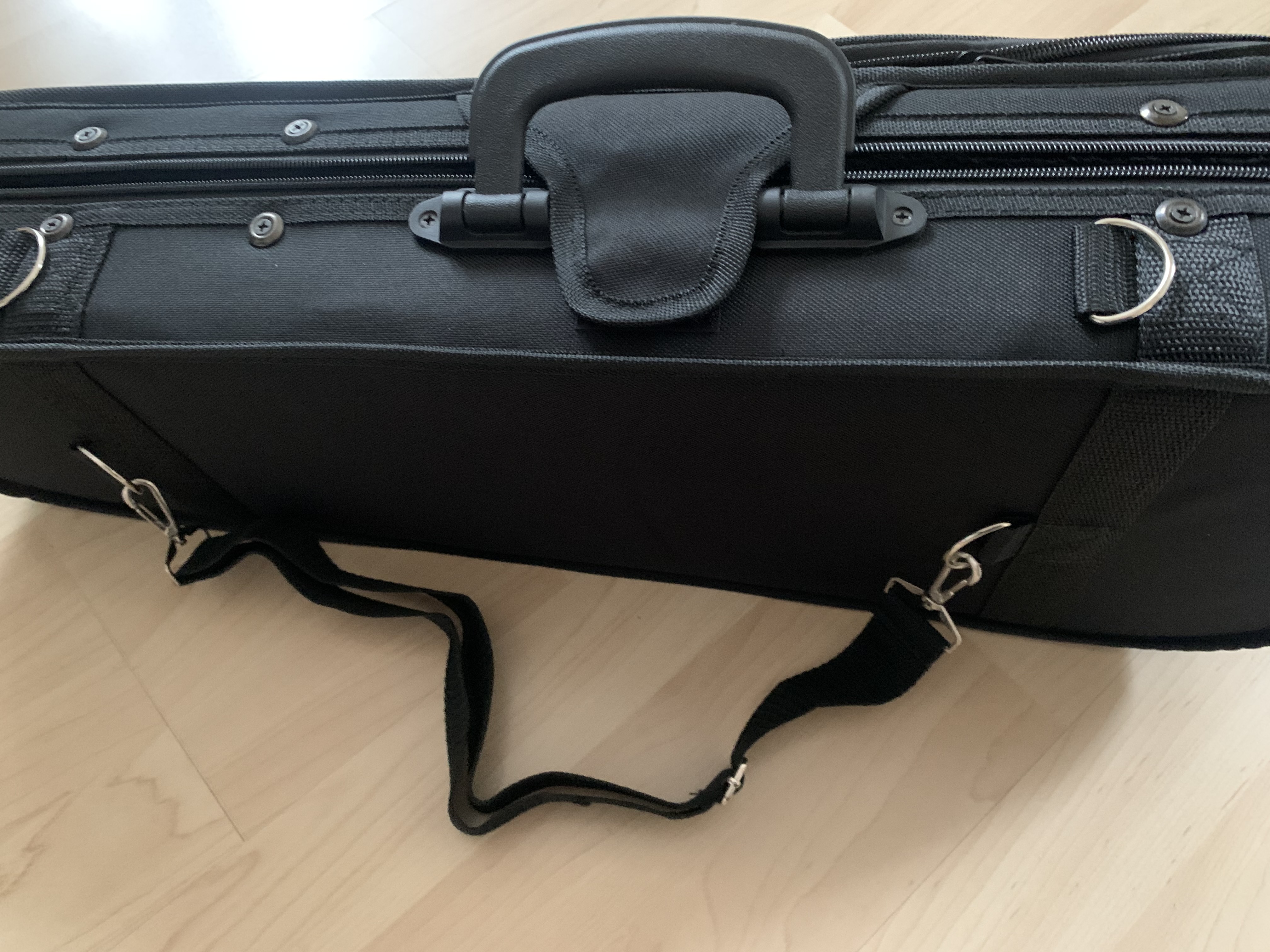 Lanikai Sopran Ukulele 21" mit Luxus-Koffer + Umhängegurt