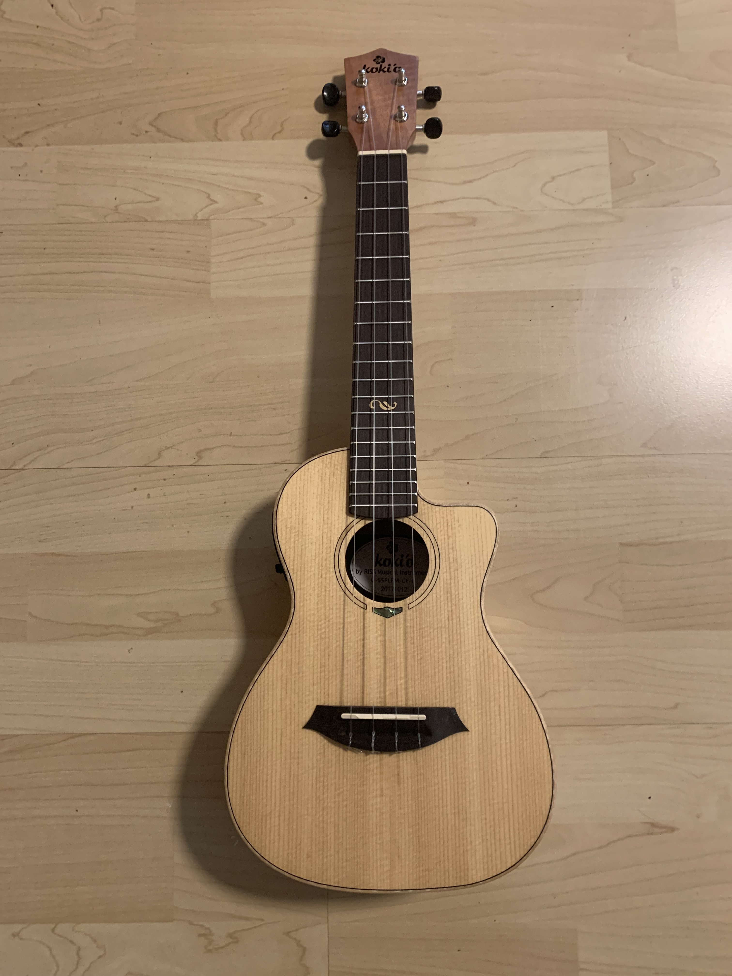 koki´o Konzert Ukulele *NEU* mit Tonabnehmer + Gigbag zum Sonderpreis