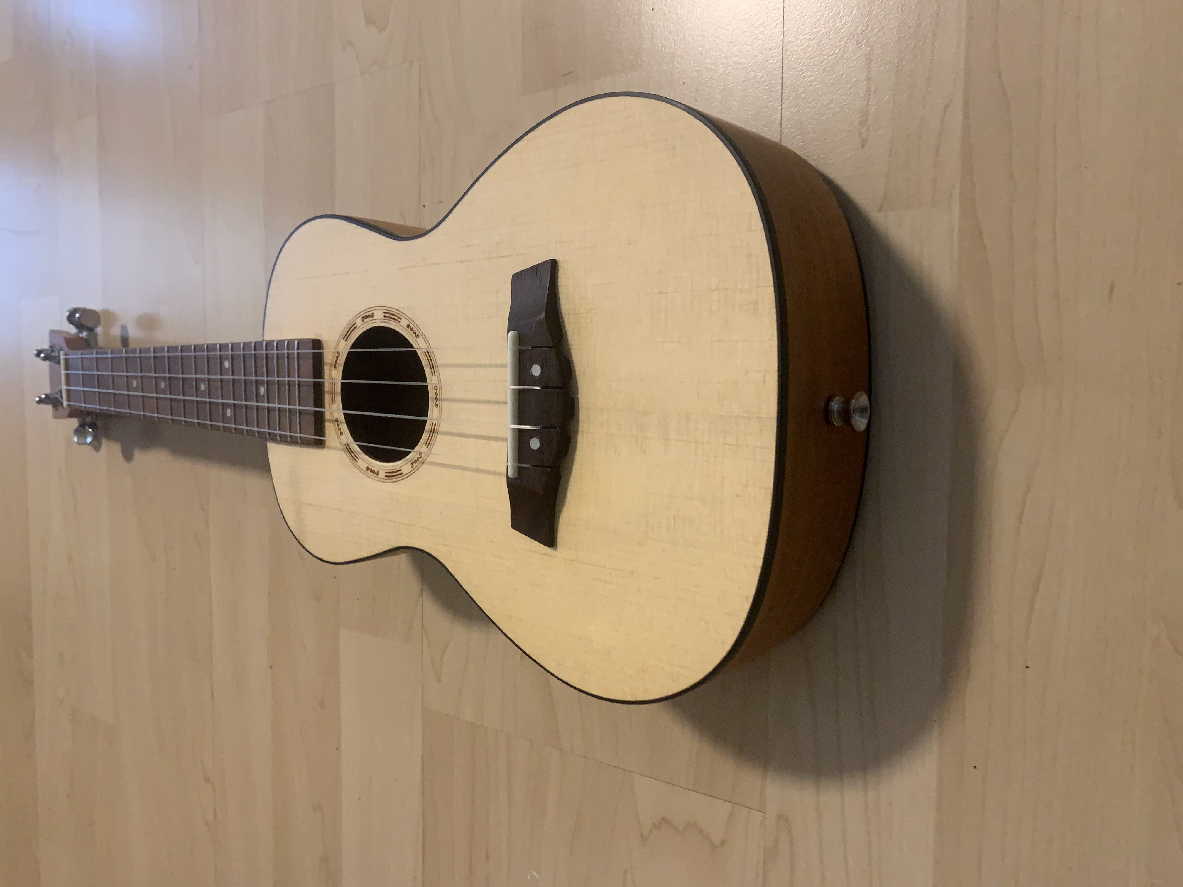 Konzert Ukulele 23" - Fichte Decke + Mahagoni Zarge Sonderpreis