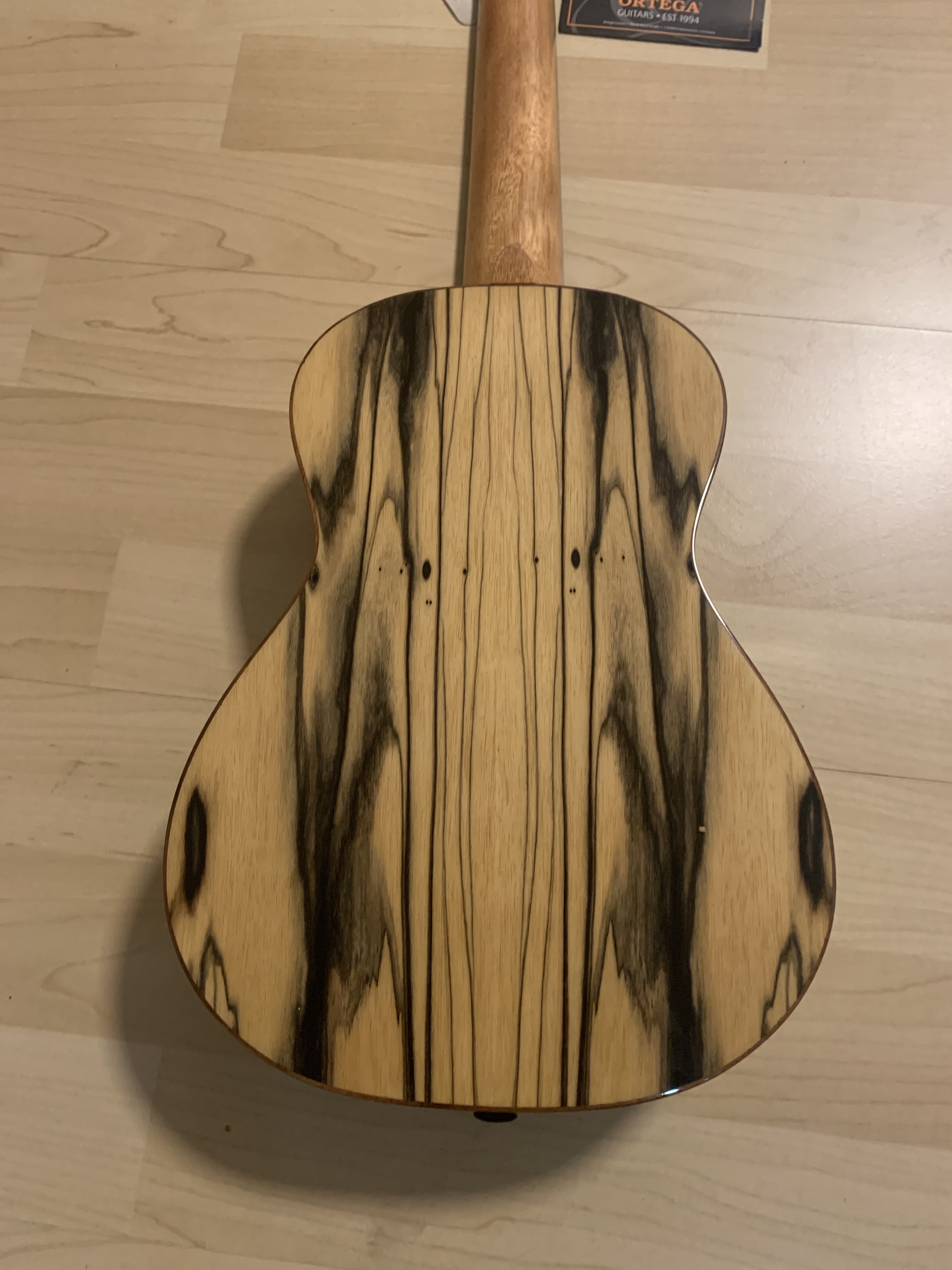 Ortega Konzert Ukulele EAGLESUITE mit Elite Gigbag UVP: 429.90 Euro SP: 299.--Euro