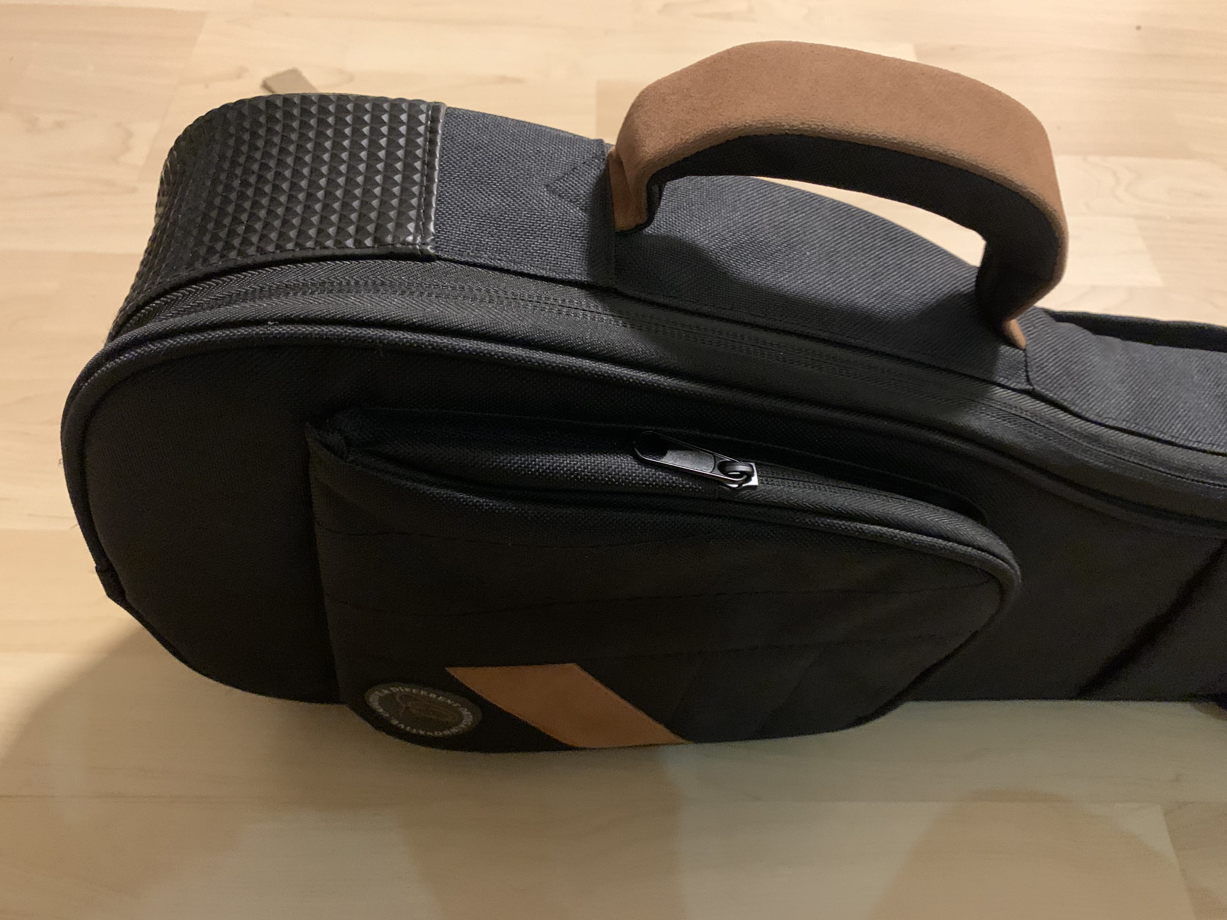 Ortega Konzert Ukulele Eaglesuite mit Gigbag + Tonabnehmer