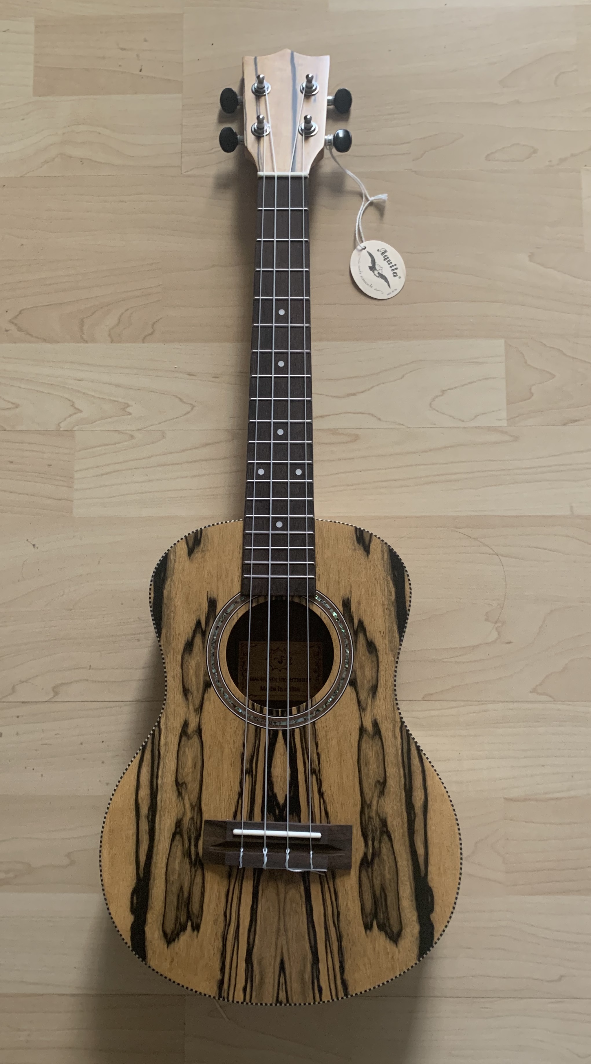 Tenor Ukulele aus schwarz weißem Ebenholz *SONDERANGEBOT*