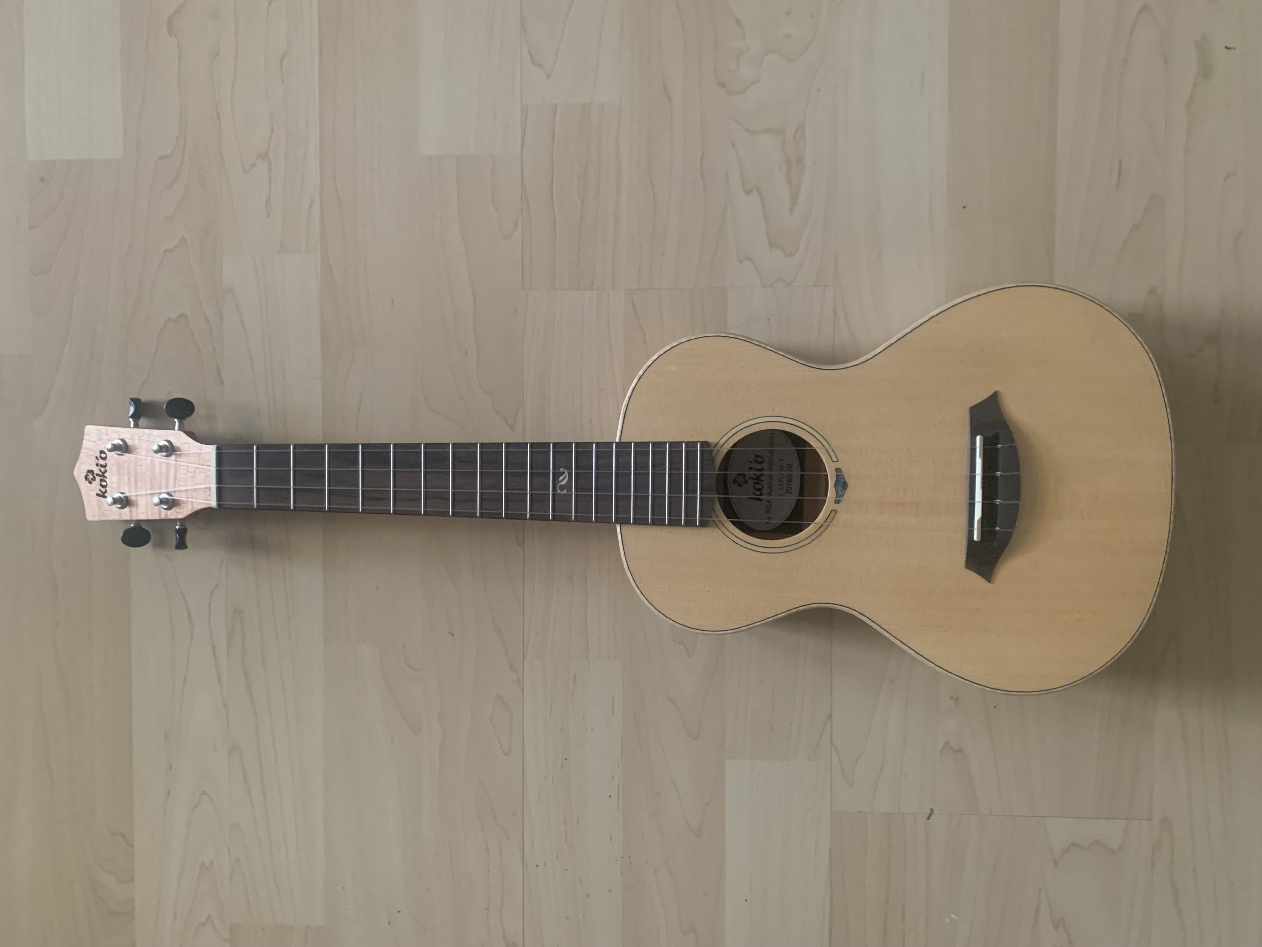 koki´o Tenor Ukulele U-SSPLFM-T mit Gigbag - massive Fichtendecke