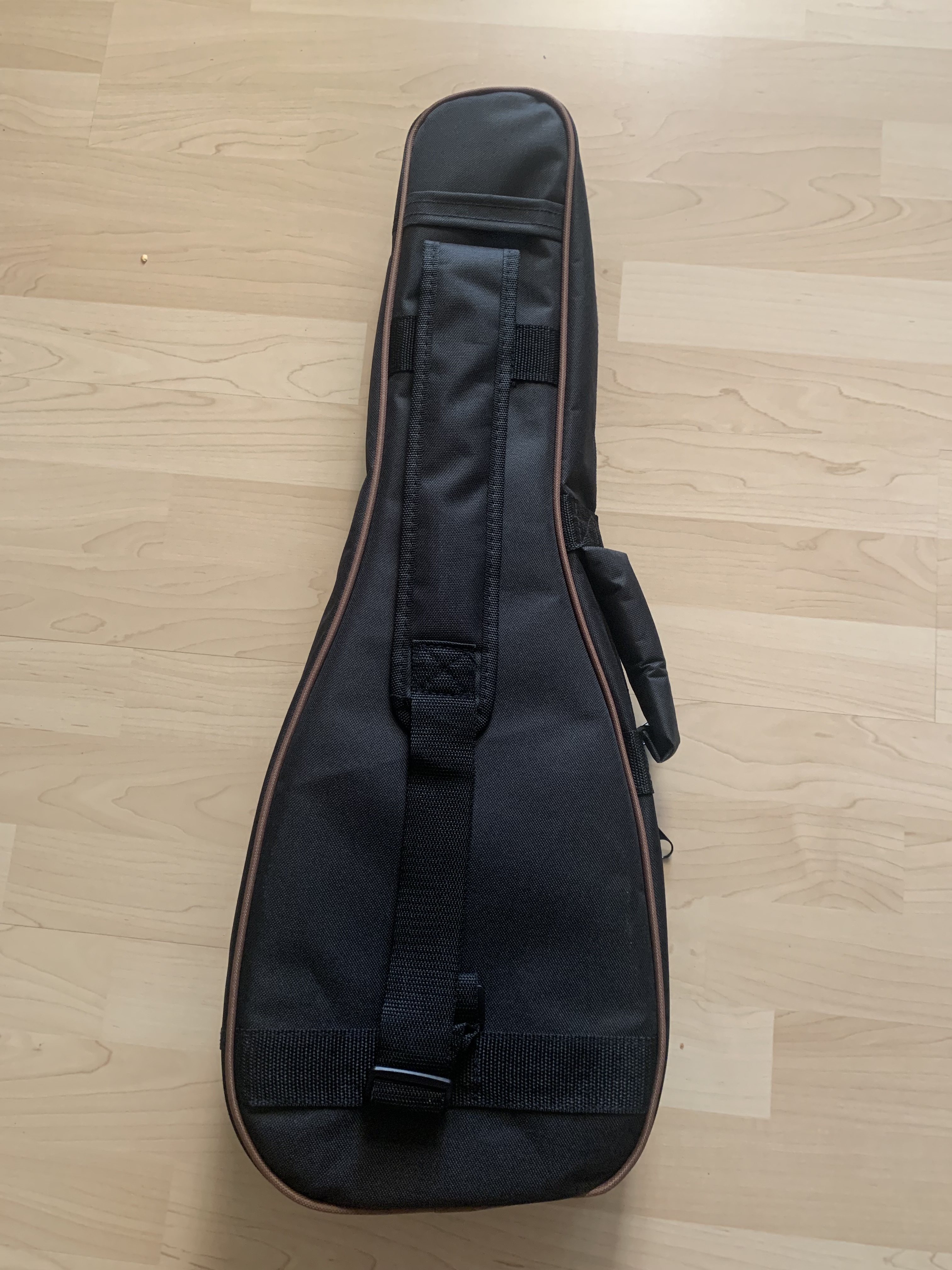Ortega Tenor Ukulele mit Zubehör  *Sonderpreis*