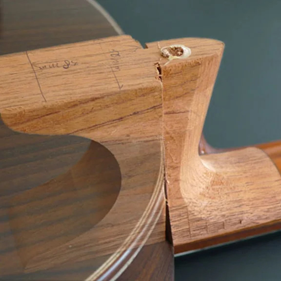 Artesano Gitarre UVP: 500.--Euro SP: 249.--Euro - Nuevo Oscuro Artesano Gitarre UVP: 500.--Euro SP: 249.--Euro - Nuevo Oscuro