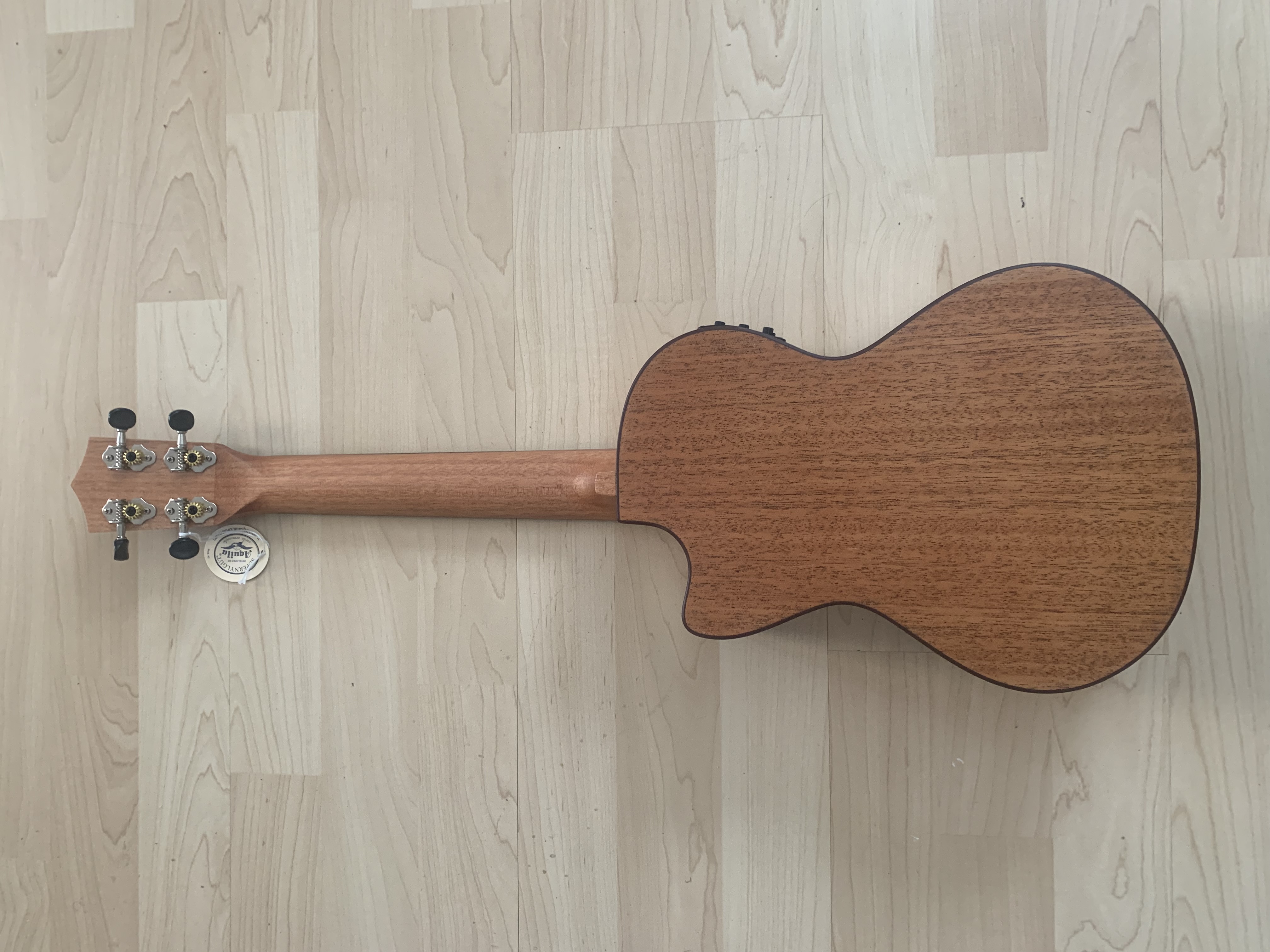 koki´o Tenor Ukulele mit Tonabnehmer + Gigbag massive Decke