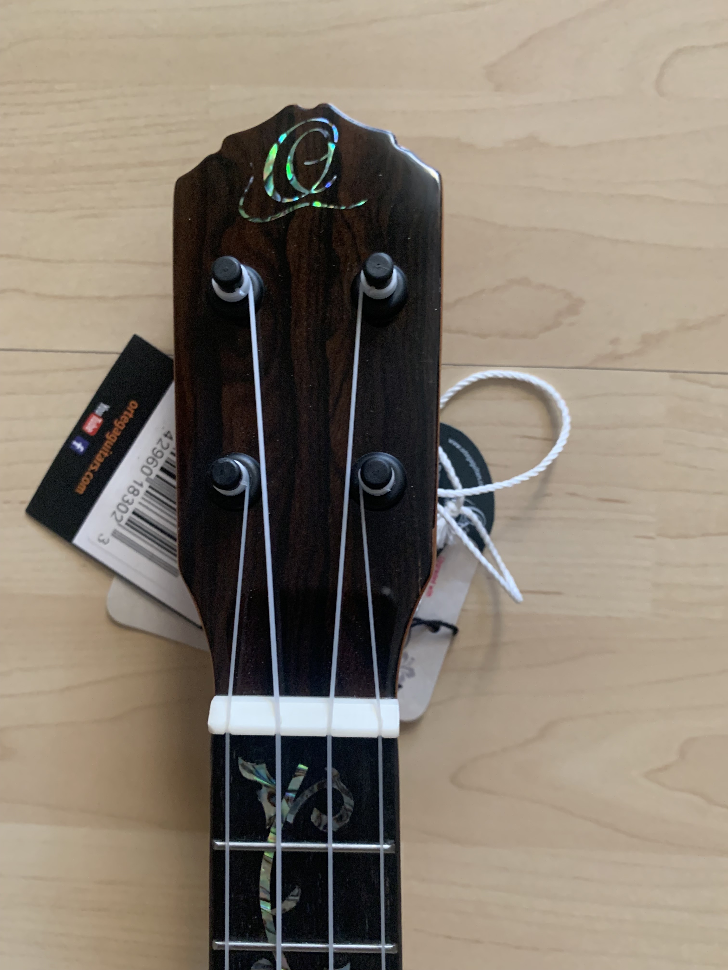 Ortega Konzert Ukulele RUET-ZC Elite mit Tonabnehmer und Gigbag