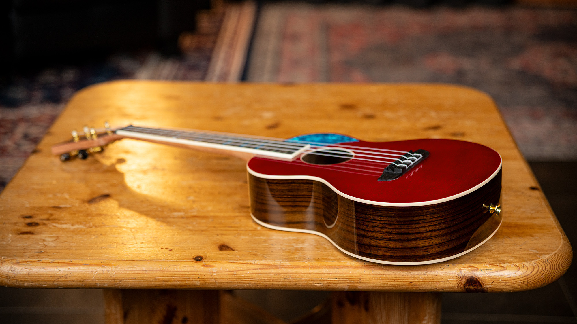 Ortega Tenor Ukulele mit Zubehör  *Sonderpreis*