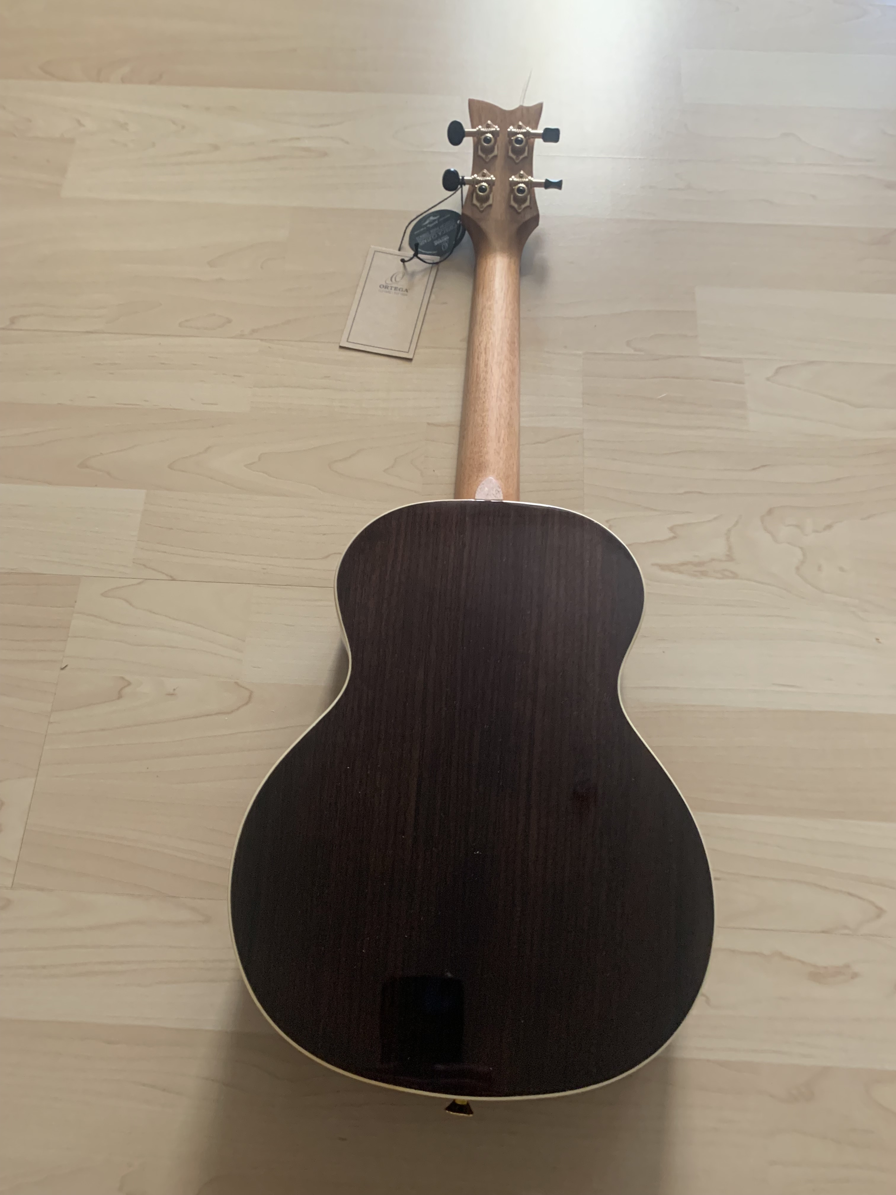 Ortega Tenor Ukulele mit Zubehör  *Sonderpreis*