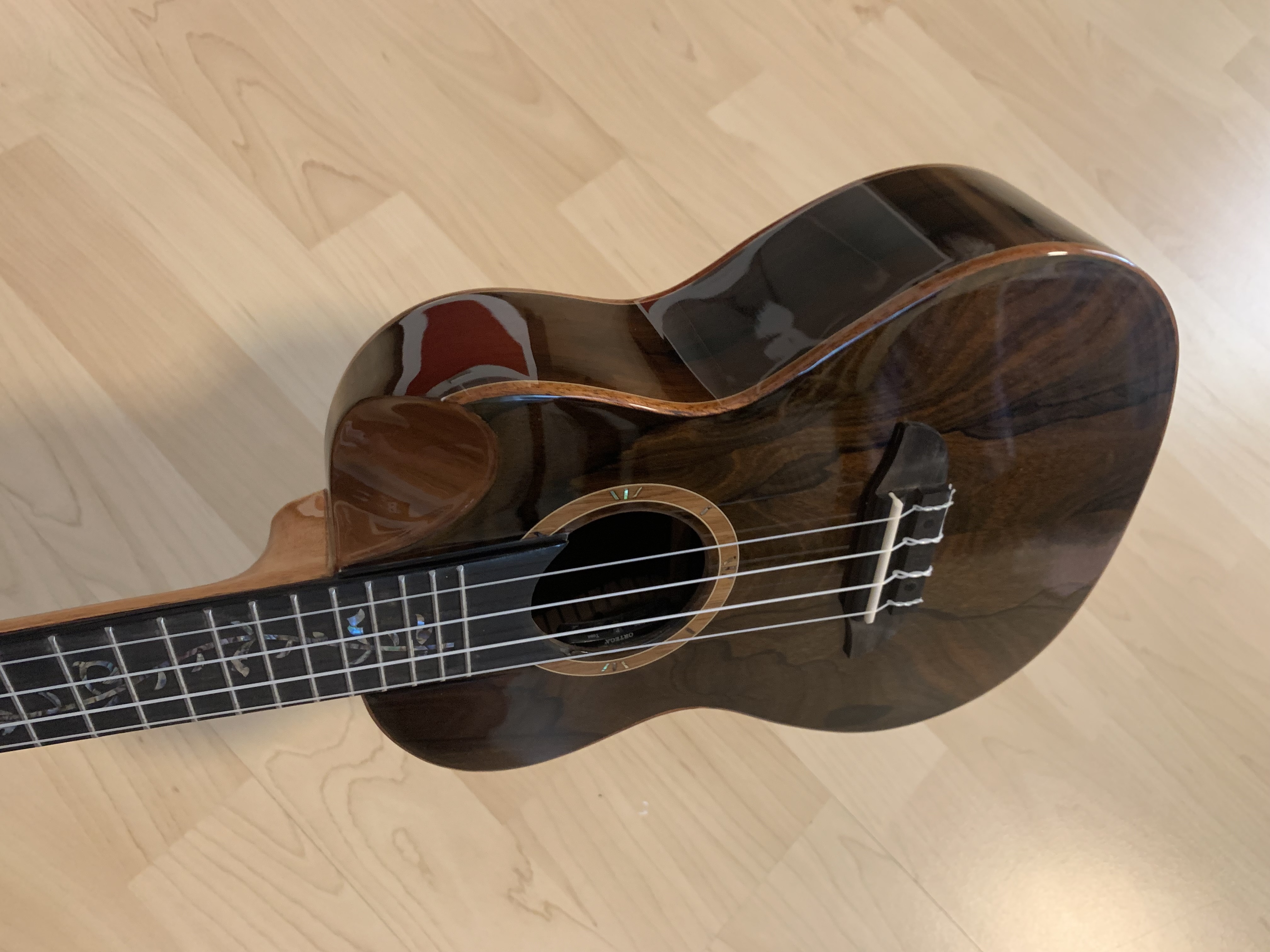 Ortega Konzert Ukulele Zirikote mit Tonabnehmer + Elite Gigbag *Sonderpreis*