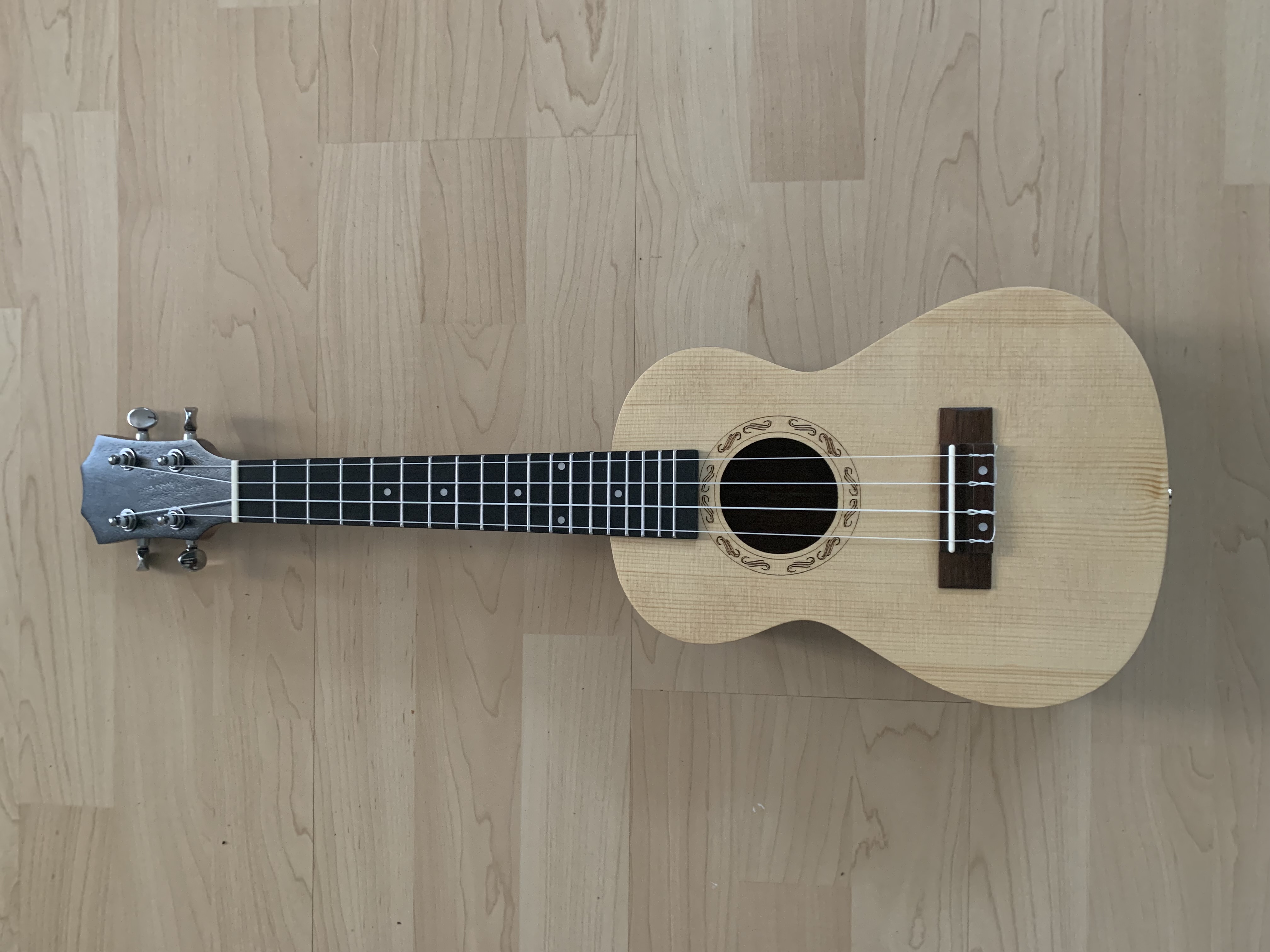 Konzert Ukulele 23" Fichten Decke - Palisander Zarge Sonderpreis
