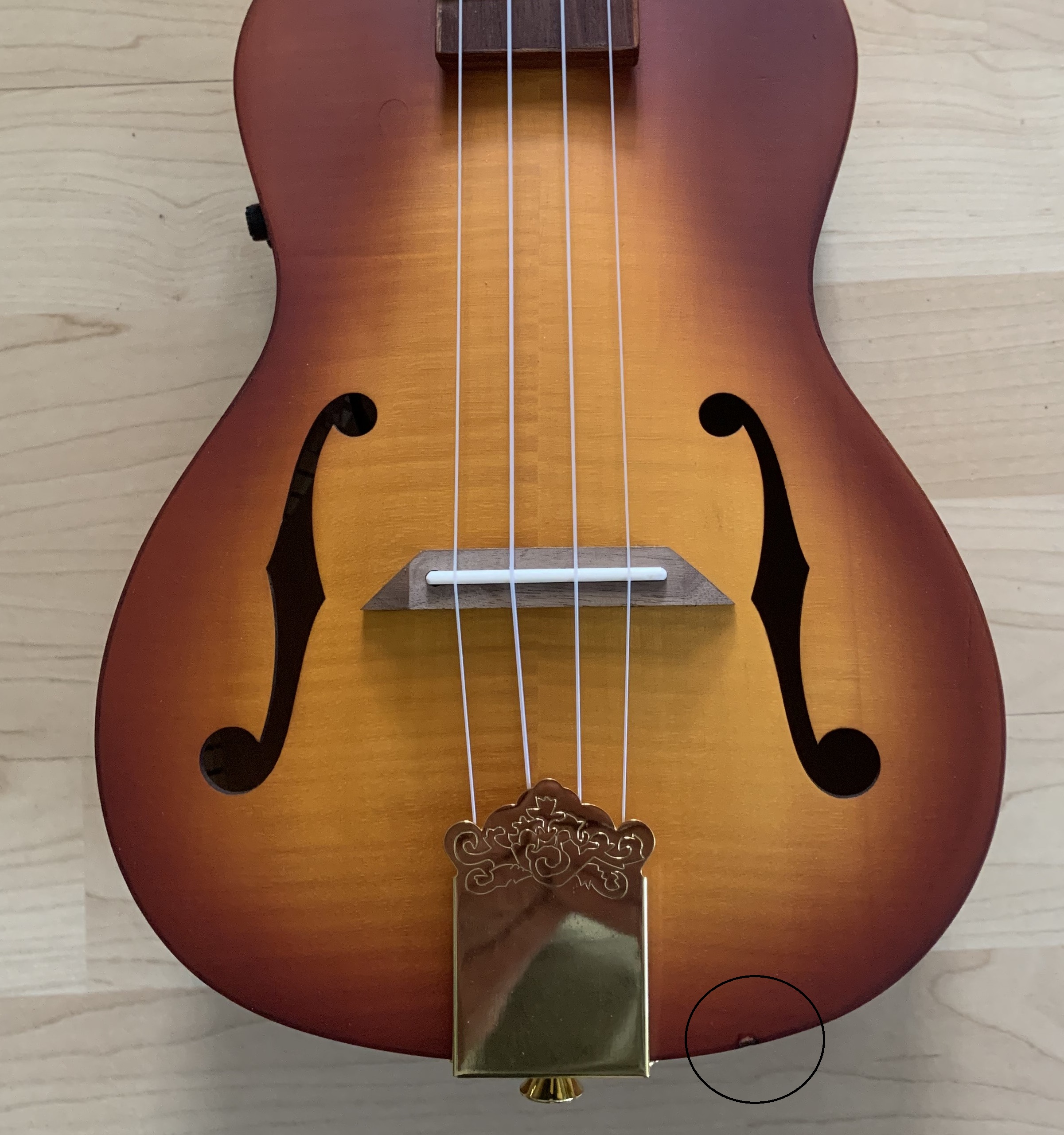 Ortega Konzert Ukulele mit Tonabnehmer/Stimmgerät - Elite Gigbag - Gurt - Wandhaken Ortega Konzert Ukulele mit Tonabnehmer/Stimmgerät - Elite Gigbag - Gurt - Wandhaken