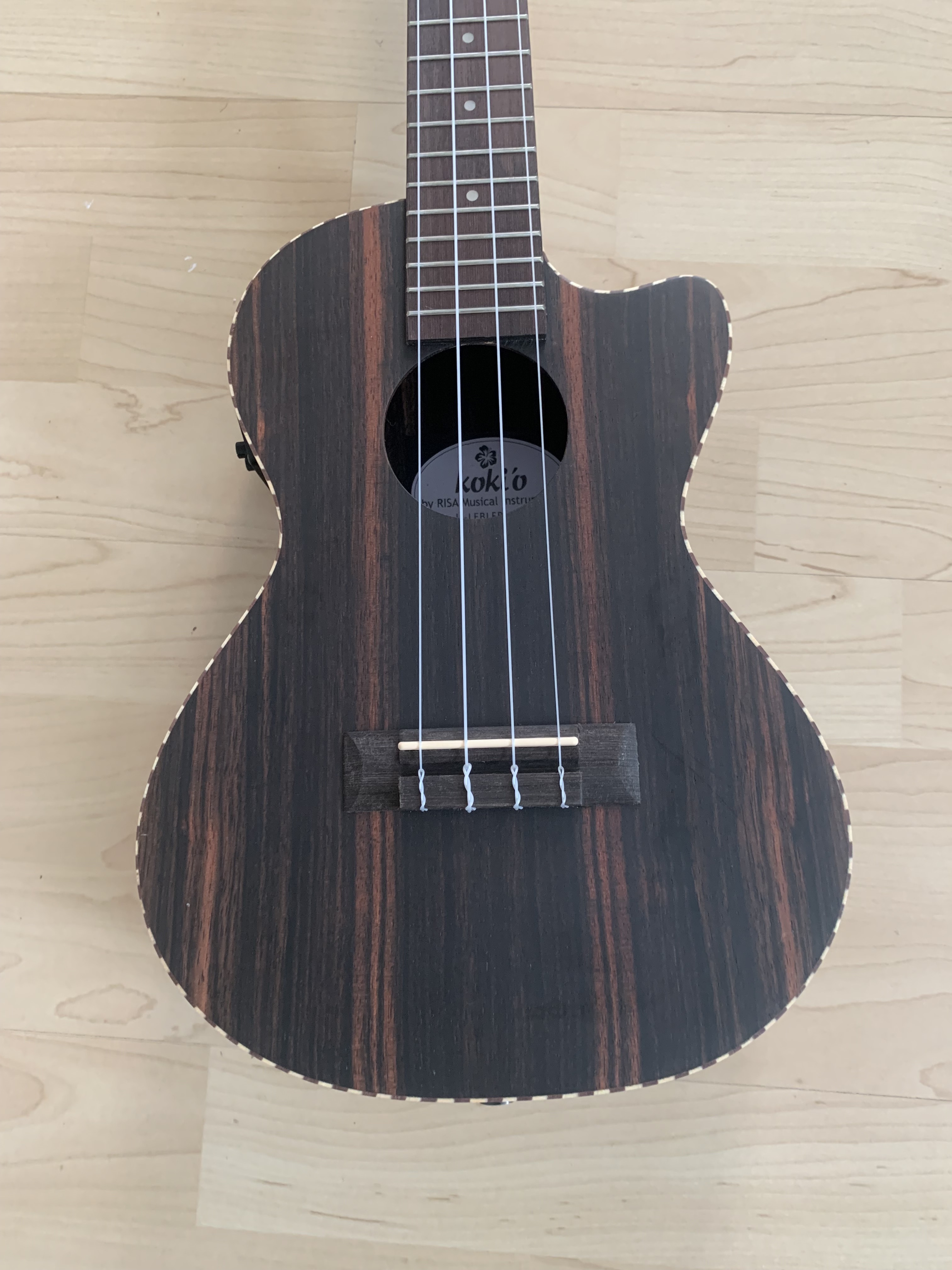 koki´o Ebenholz Tenor Ukulele zum Sonderpreis