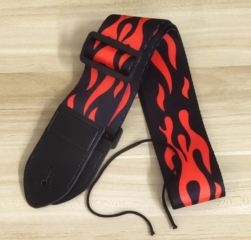 Ortega Konzert Ukulele metallic Rot mit Gigbag und Zubehör zum Sonderpreis