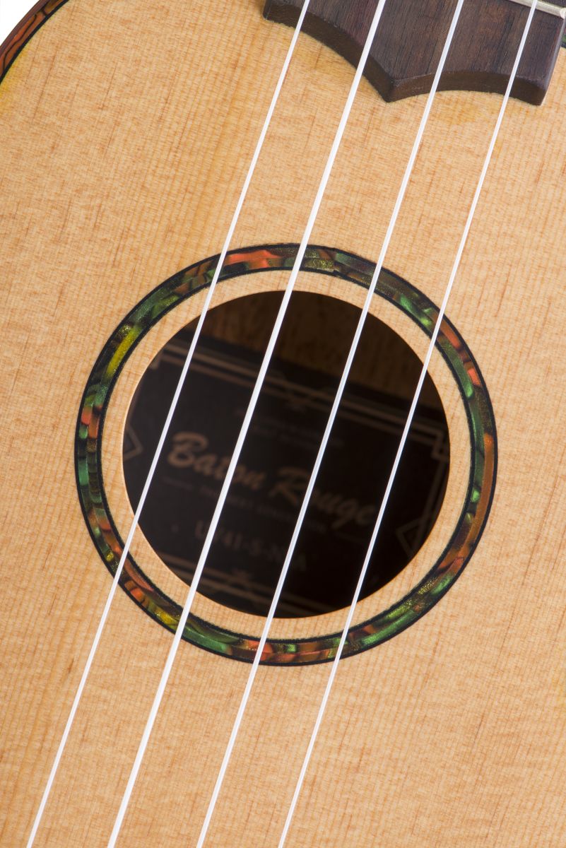 Sopran Ukulele mit massiver Sitka Fichtendecke
