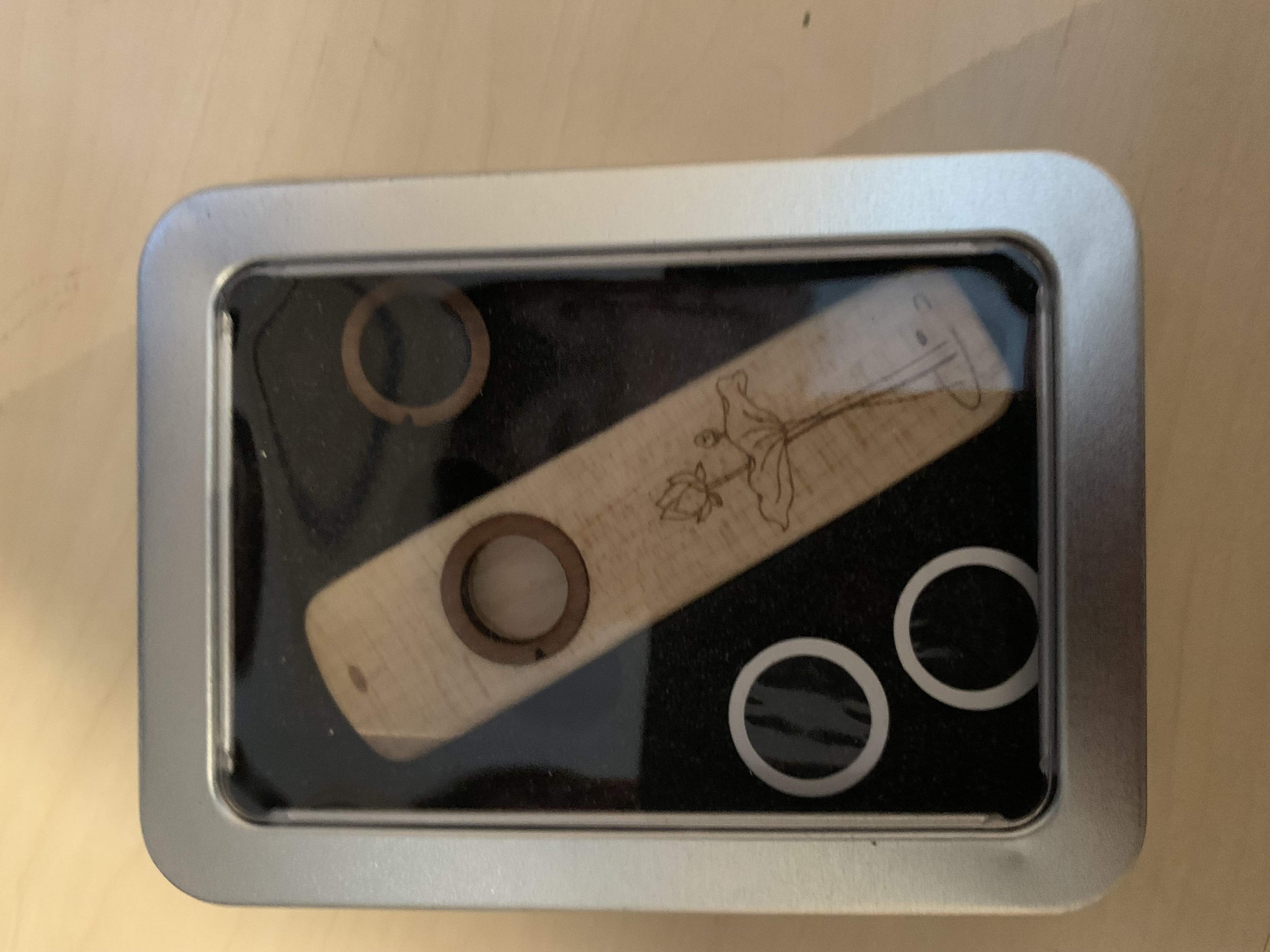 Holzkazoo in Geschenkbox mit Ersatzmembranen