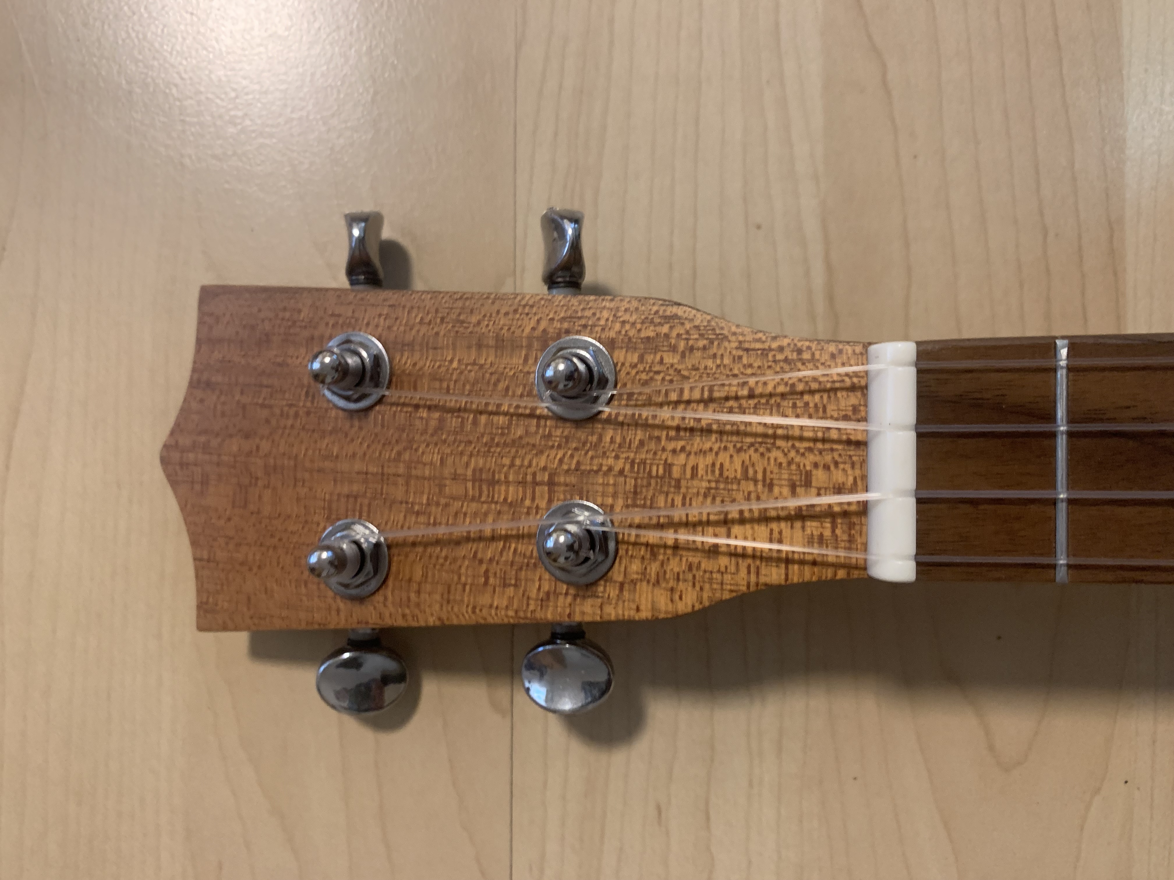 Konzert Ukulele 23" - Fichte Decke + Mahagoni Zarge Sonderpreis