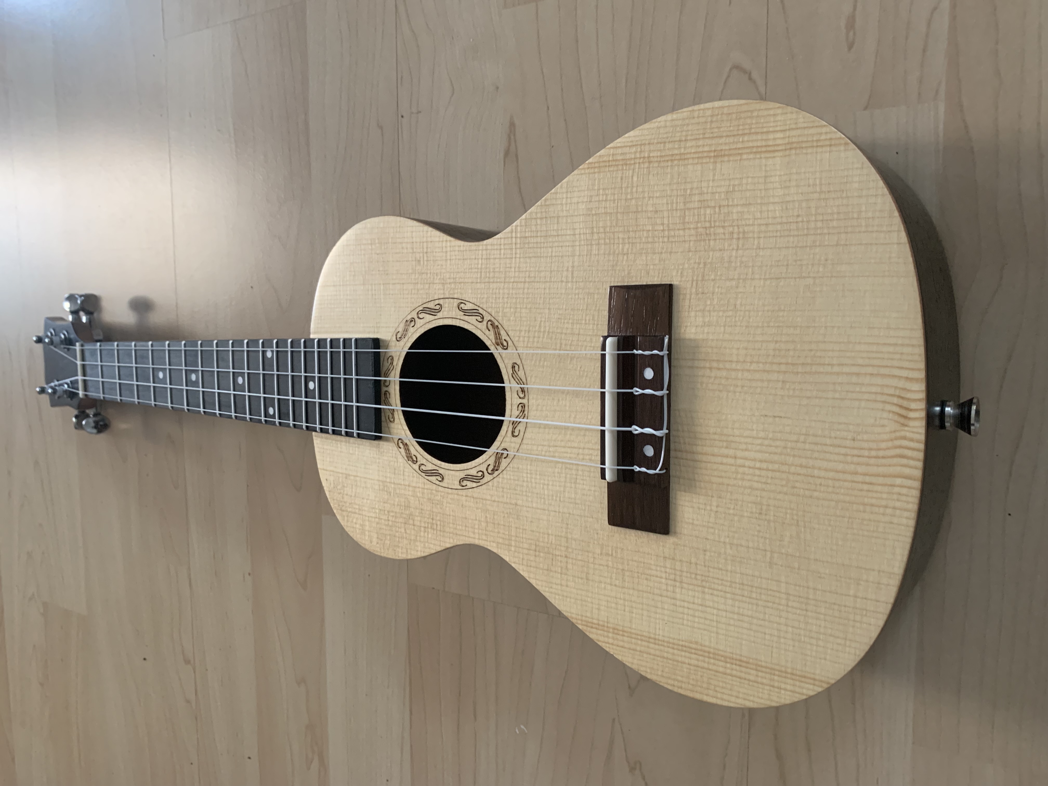 Konzert Ukulele 23" Fichten Decke - Palisander Zarge Sonderpreis