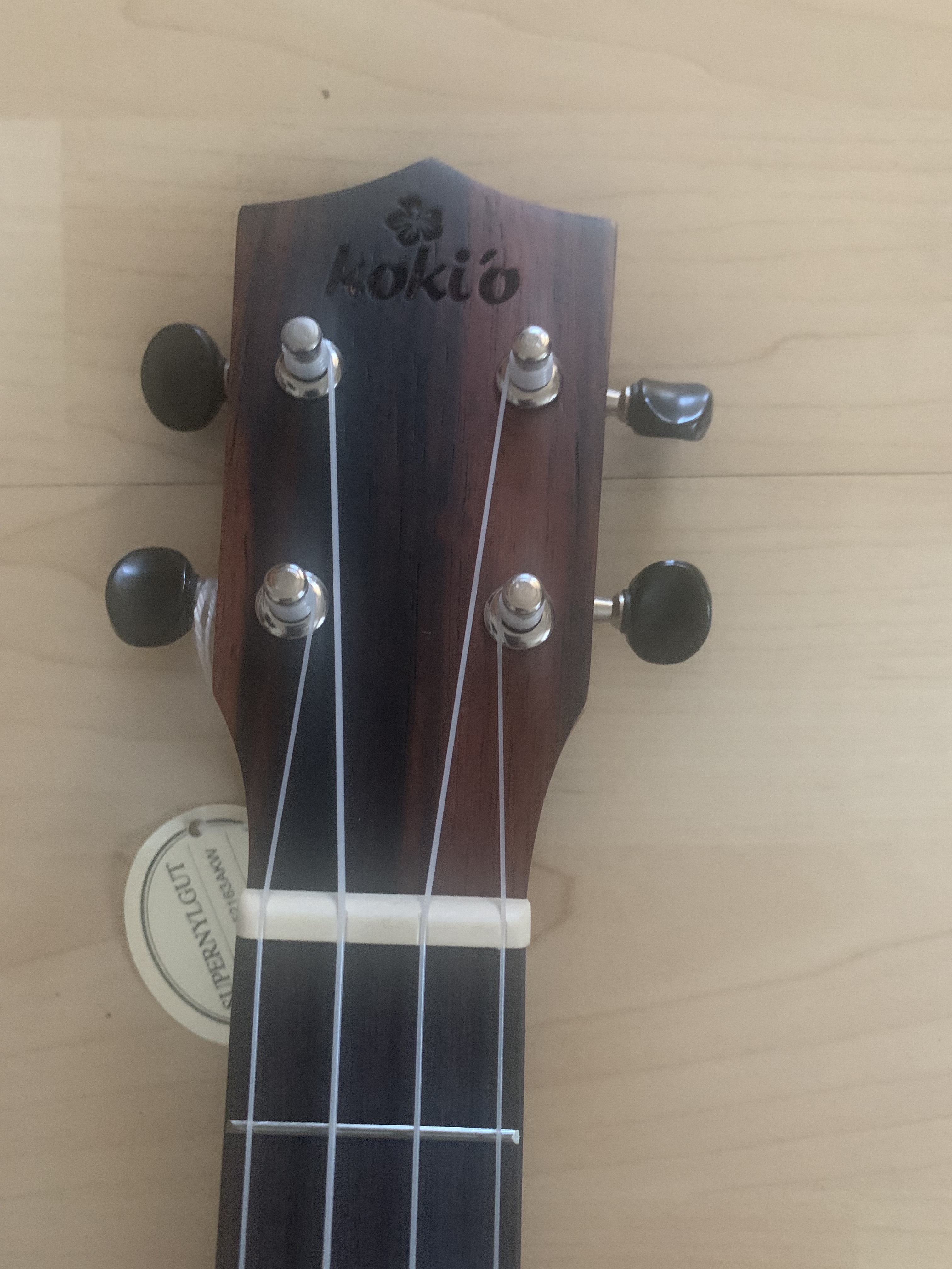 Koki`o Ebenholz Tenor Ukulele mit Tonabnehmer/Stimmgerät + Gigbag