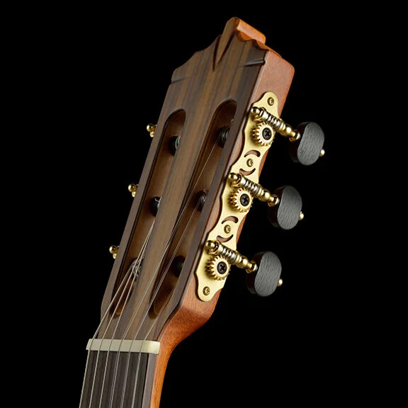 Artesano Gitarre UVP: 500.--Euro SP: 249.--Euro - Nuevo Oscuro Artesano Gitarre UVP: 500.--Euro SP: 249.--Euro - Nuevo Oscuro