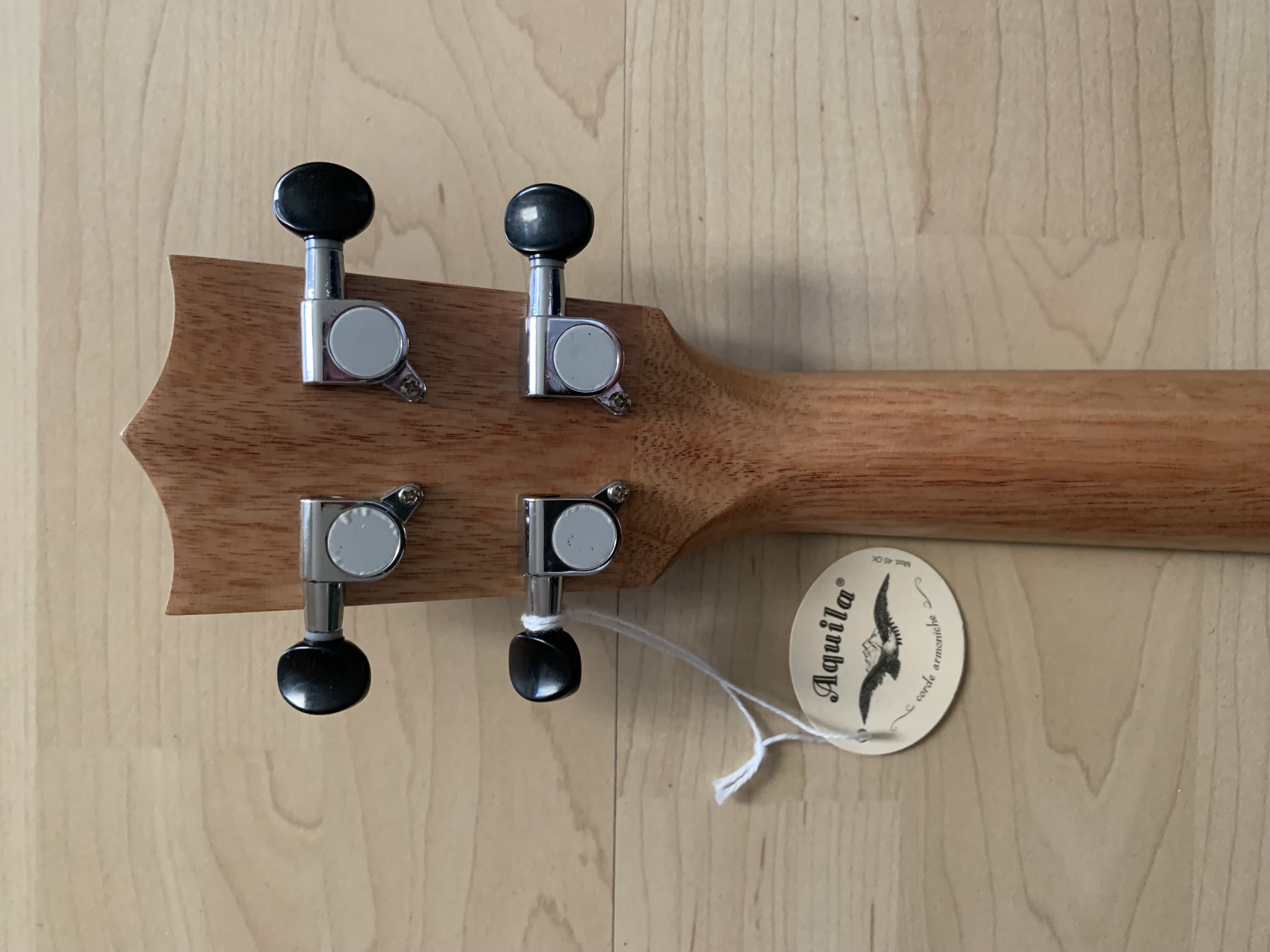 Tenor Ukulele 26" aus schwarz-weißem Ebenholz zum Sonderpreis