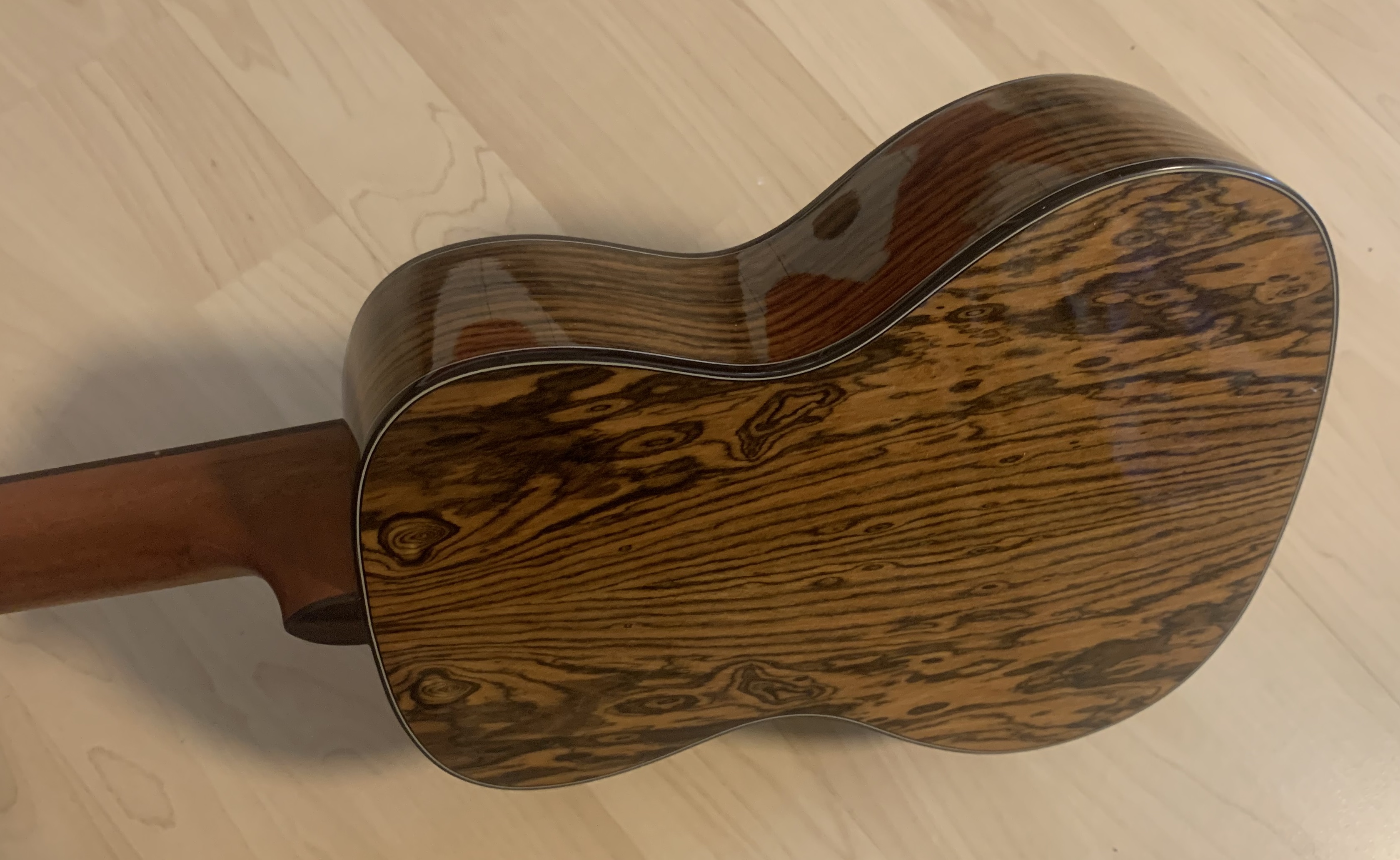 Kala Konzert Ukulele Premier Bocote Elite mit Gigbag