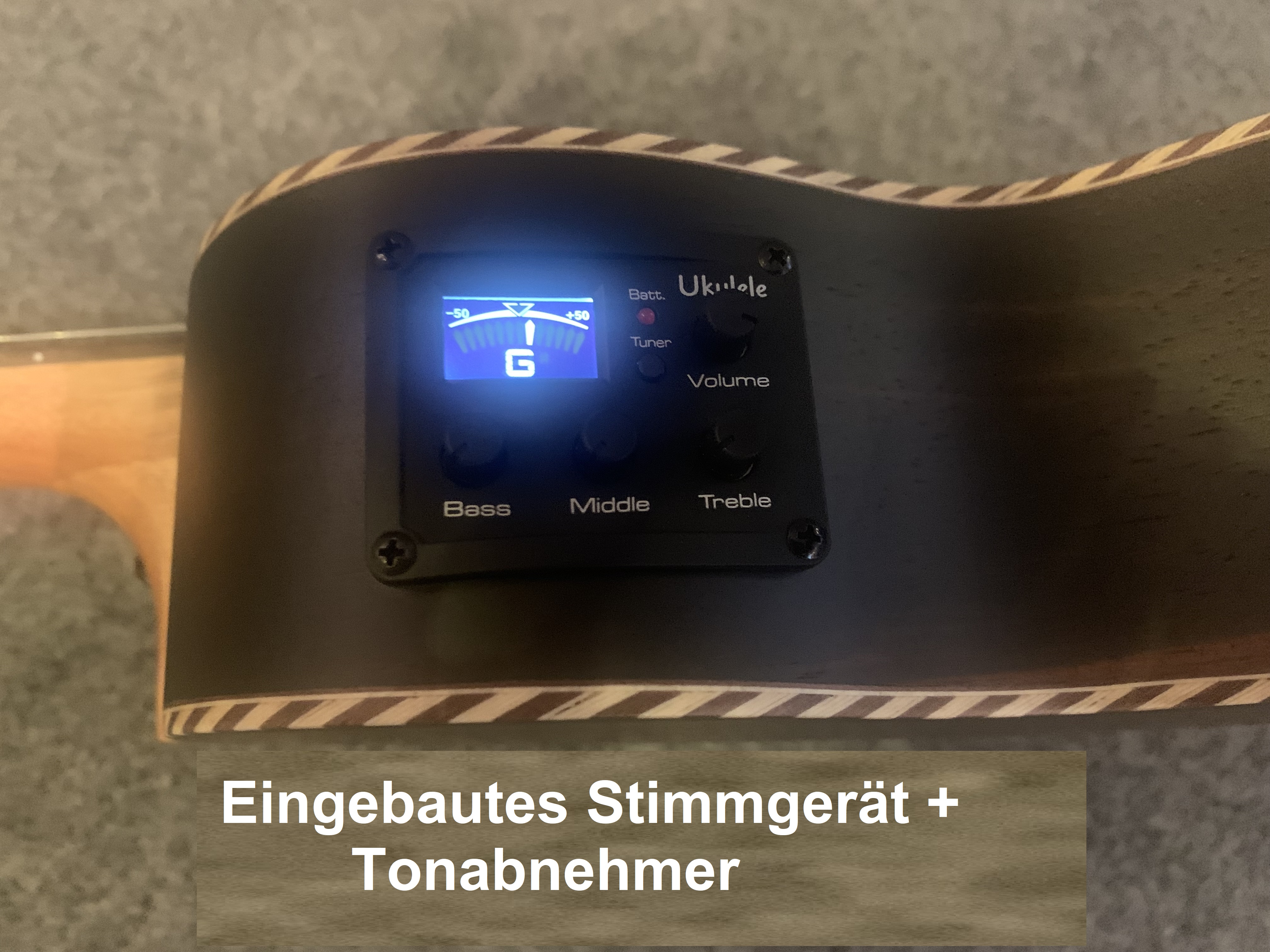 Koki`o Ebenholz Tenor Ukulele mit Tonabnehmer/Stimmgerät + Gigbag