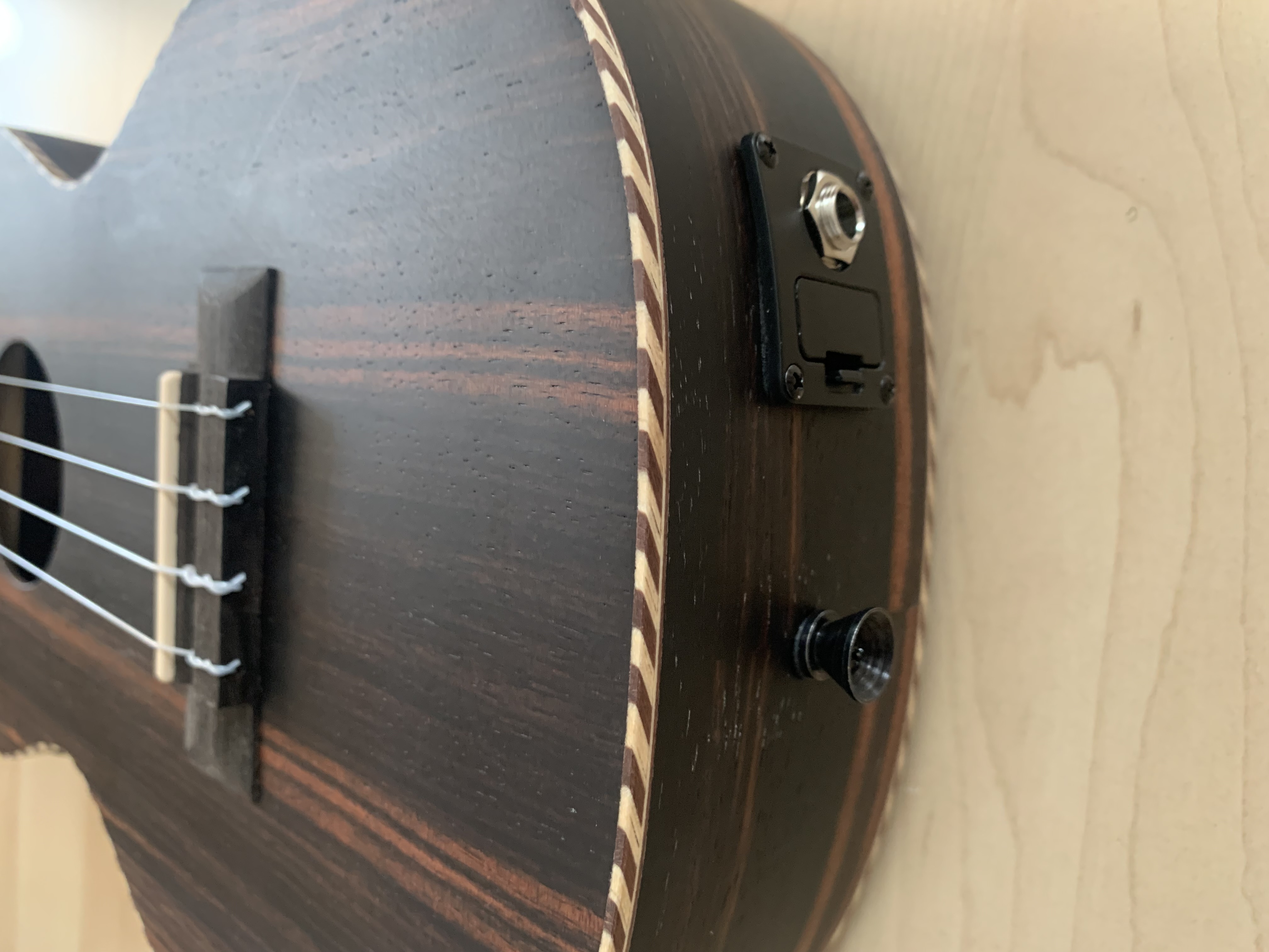 koki´o Ebenholz Tenor Ukulele zum Sonderpreis