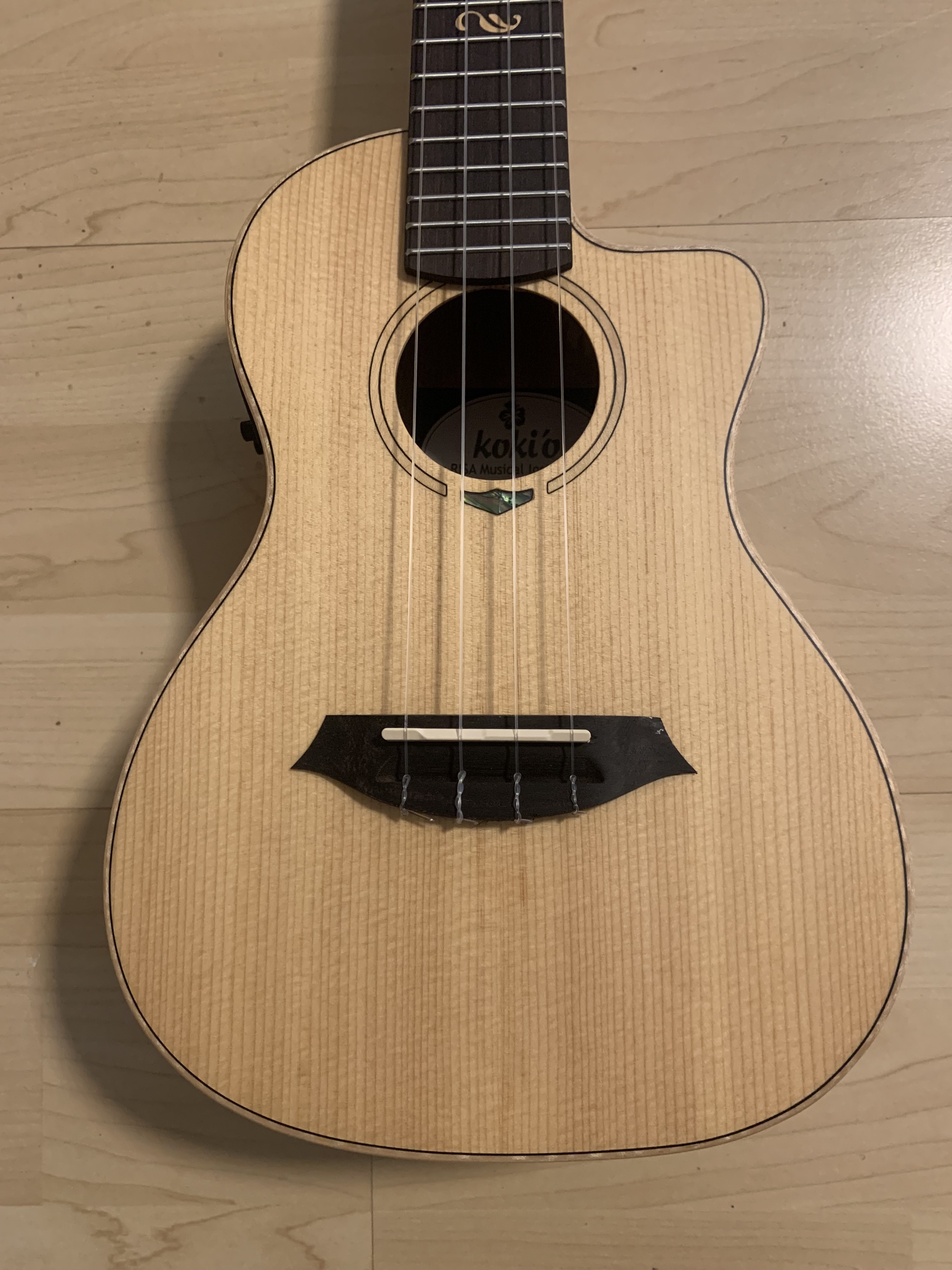 koki´o Konzert Ukulele *NEU* mit Tonabnehmer + Gigbag zum Sonderpreis