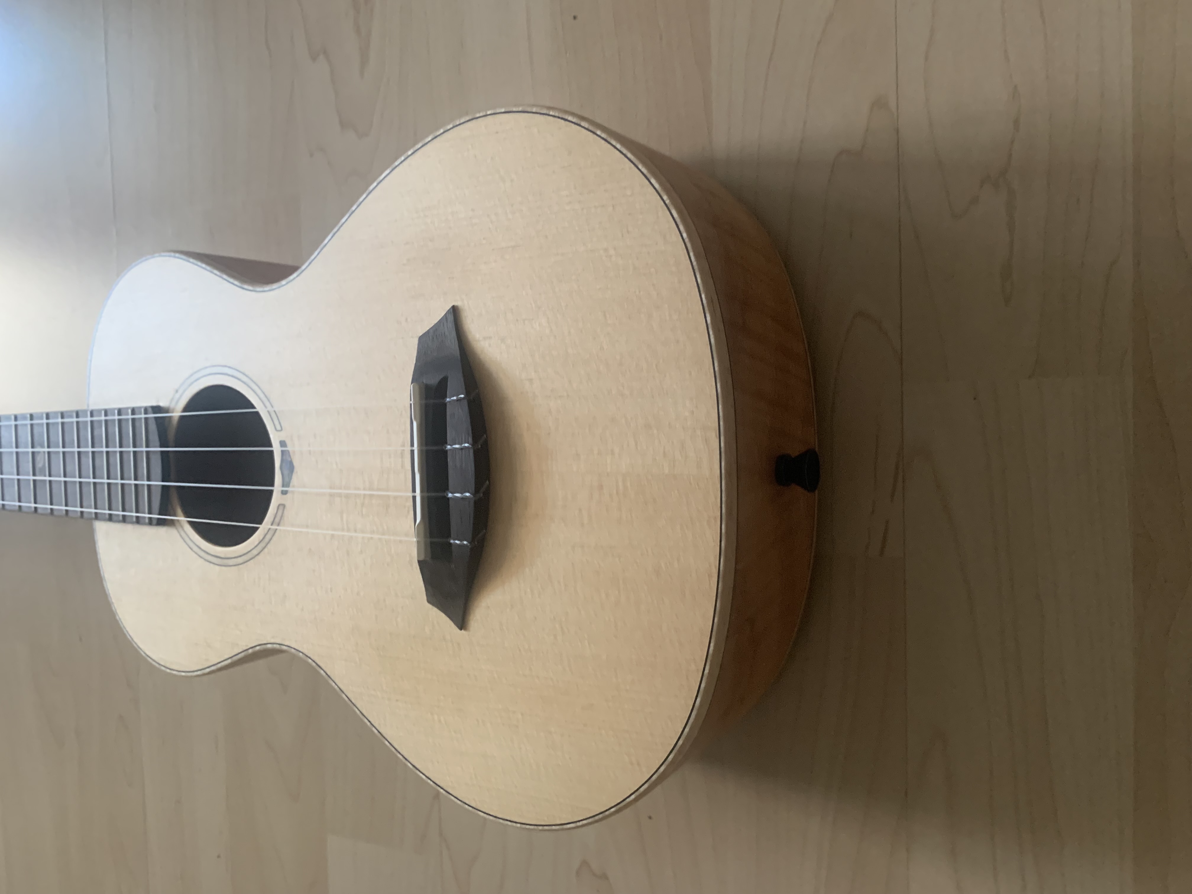 koki´o Tenor Ukulele U-SSPLFM-T mit Gigbag - massive Fichtendecke