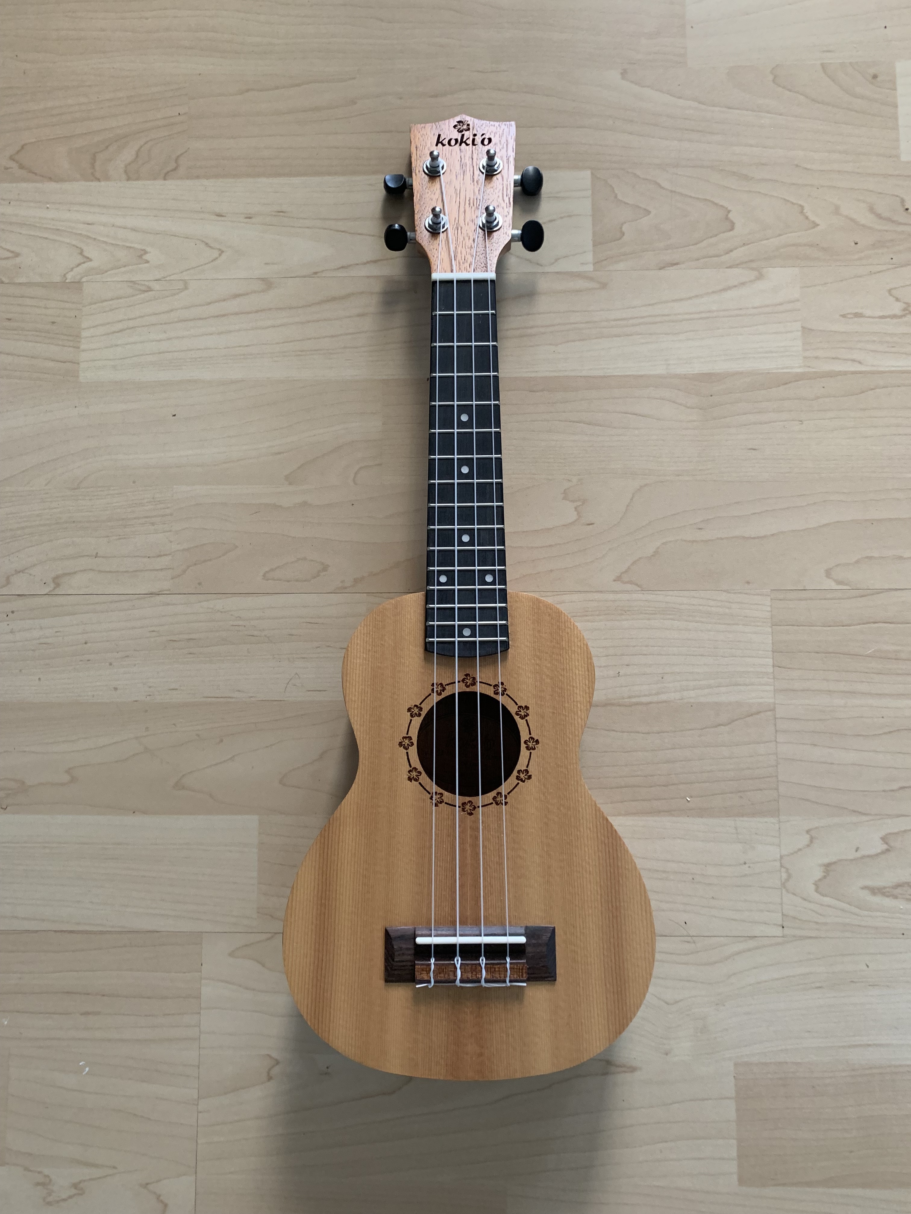 koki´o Sopran Ukulele - Fichte Mahagoni