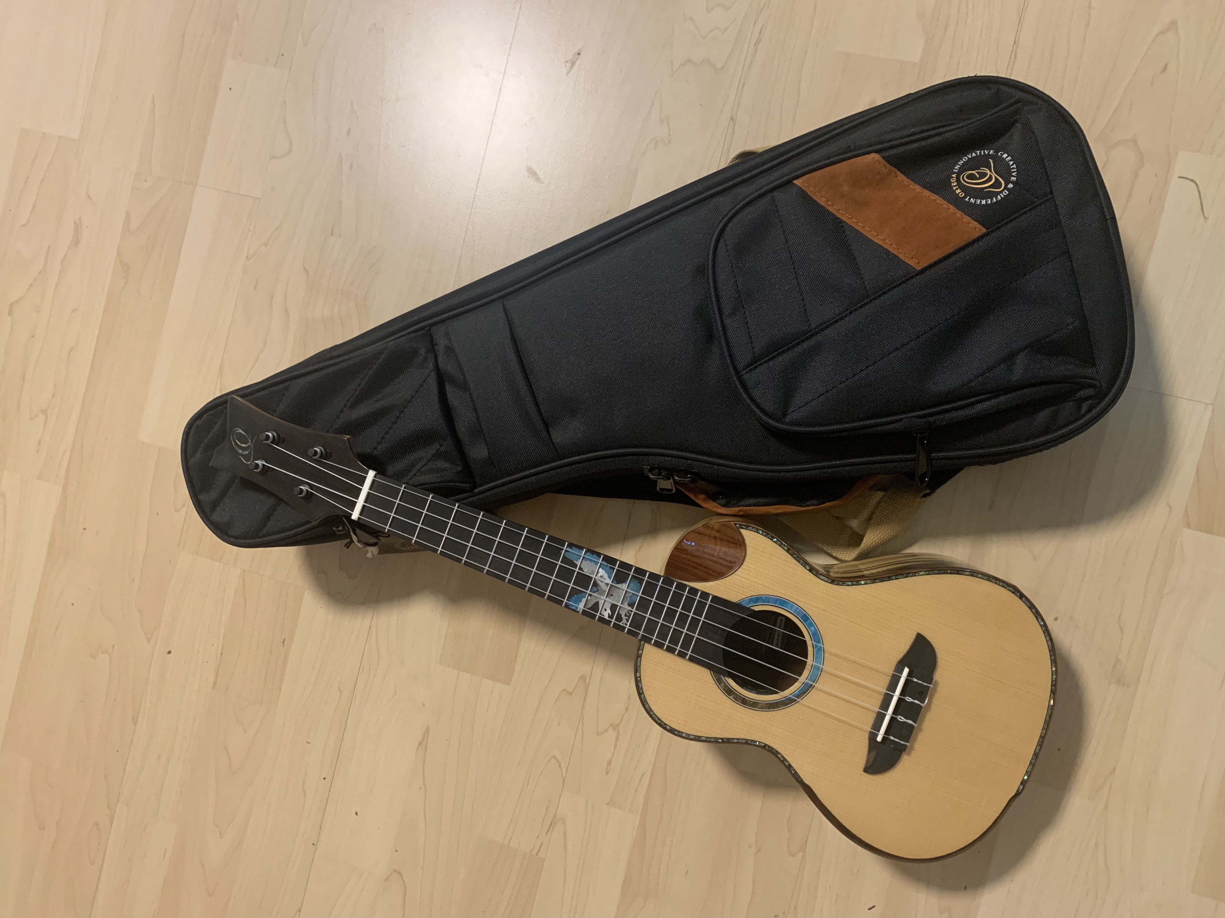 Ortega Konzert Ukulele EAGLESUITE mit Elite Gigbag UVP: 429.90 Euro SP: 299.--Euro